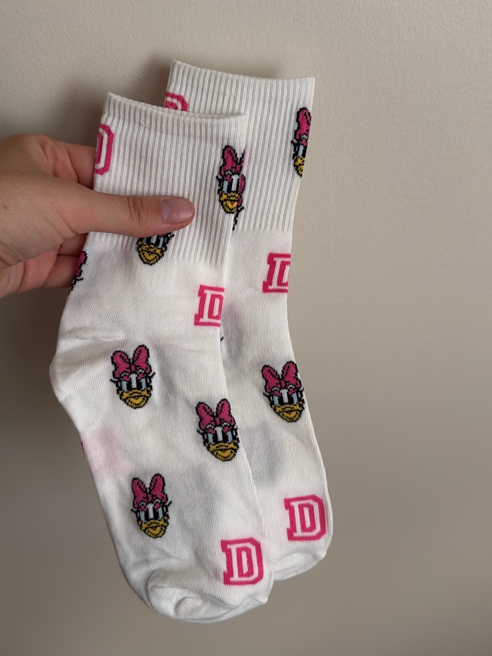 White Daisy Duck Pattern Crew Socks - Pink Disney